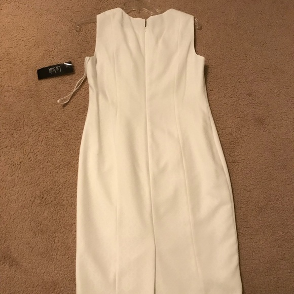 Brand New suit - Picture 3 of 4